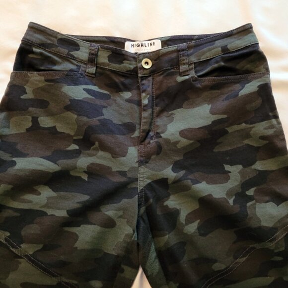 Camo Zipper Leg Split Pants - Picture 2 of 6